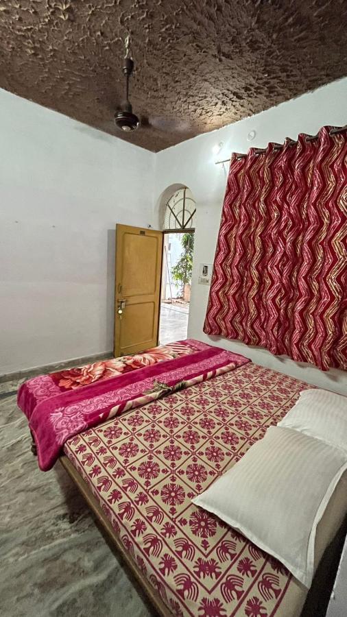 Radhika Palace Hotel Pushkar Buitenkant foto