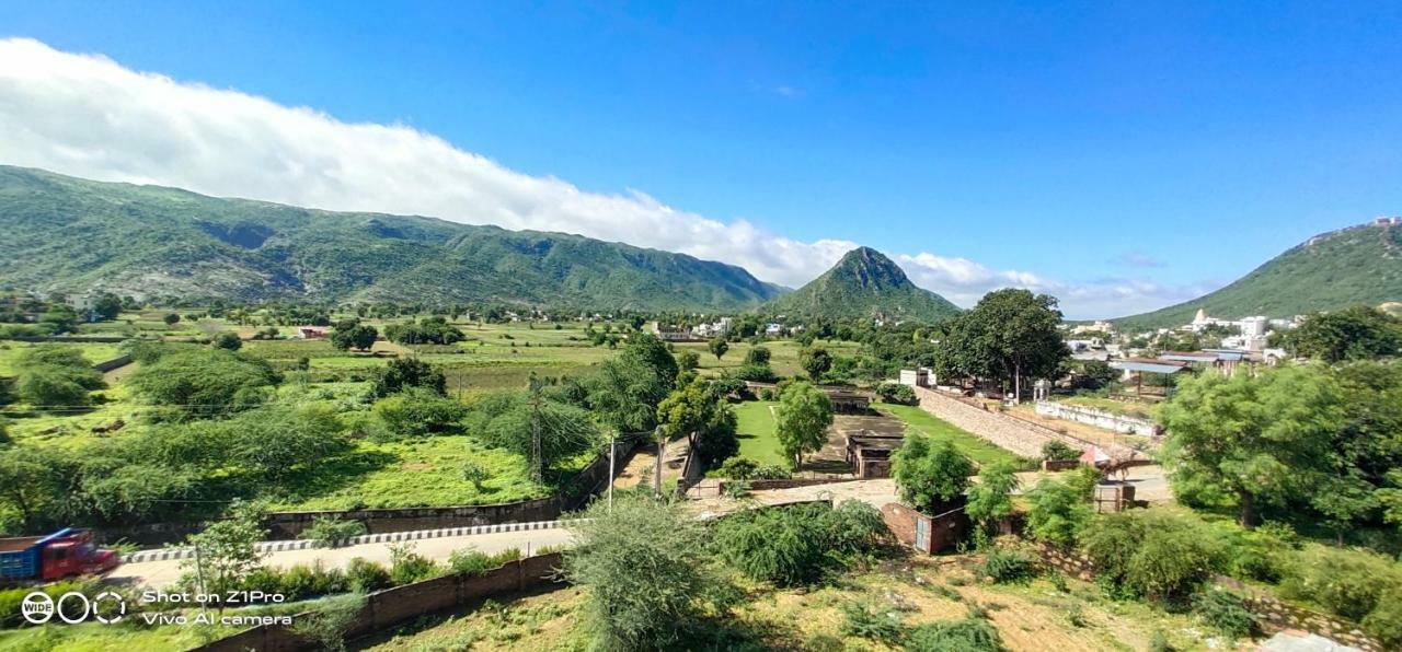 Radhika Palace Hotel Pushkar Buitenkant foto